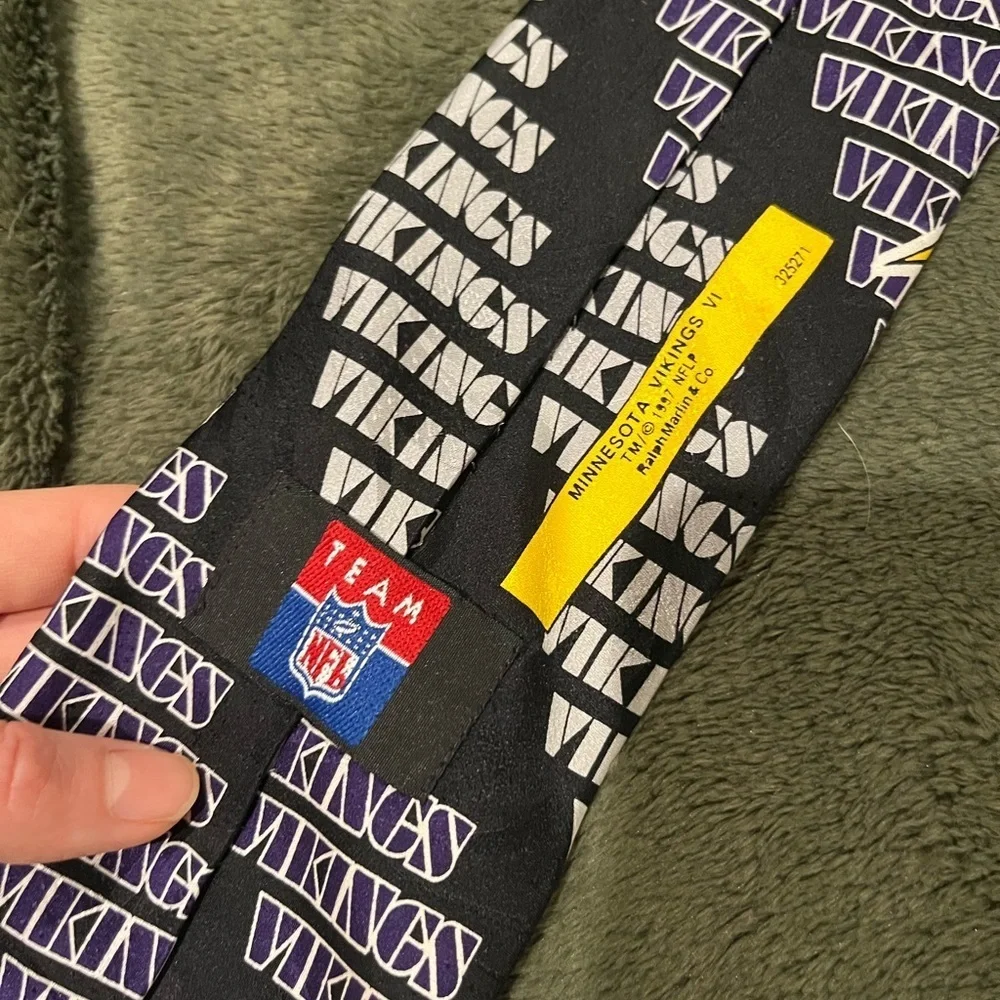 Vintage Minnesota Vikings Men’s Tie - NFL Brand - 56”